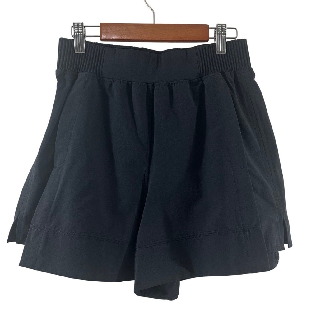 Lululemon Stretch High Rise Short 3.5 Black Smocked Waist XS LW7CPIS.02 NWOT